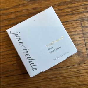 Blush in barely rose